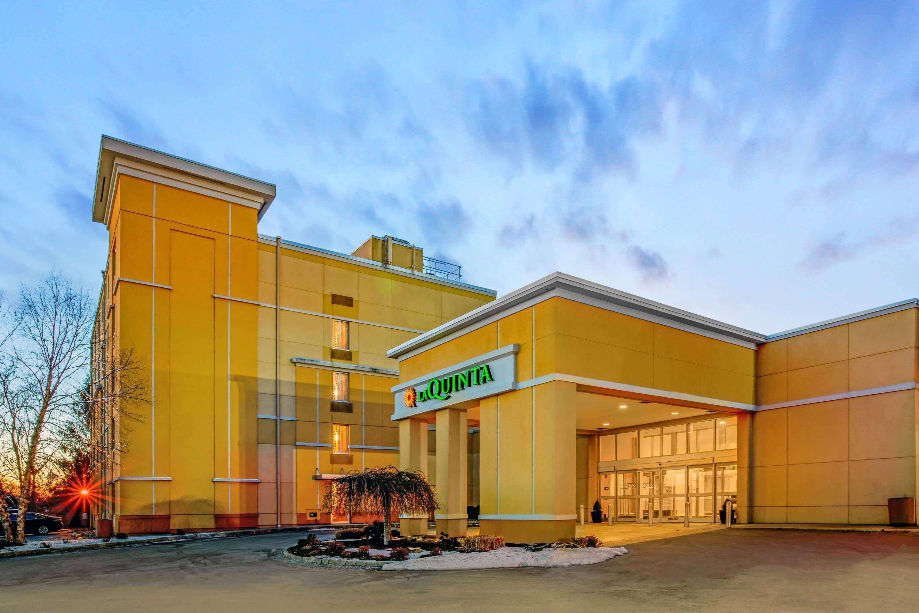 La Quinta By Wyndham Danbury Hotell Exteriör bild